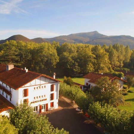 Hotel Pyrenees Atlantique Saint-Pee-sur-Nivelle Bagian luar foto