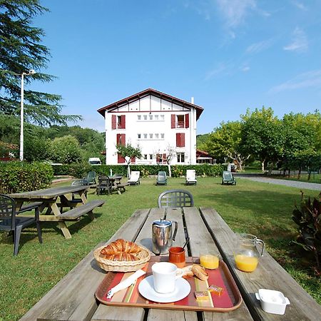 Hotel Pyrenees Atlantique Saint-Pee-sur-Nivelle Bagian luar foto